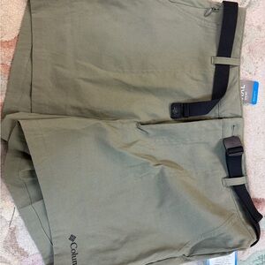 Columbia Forest Green Nylon Shorts with Black Belt